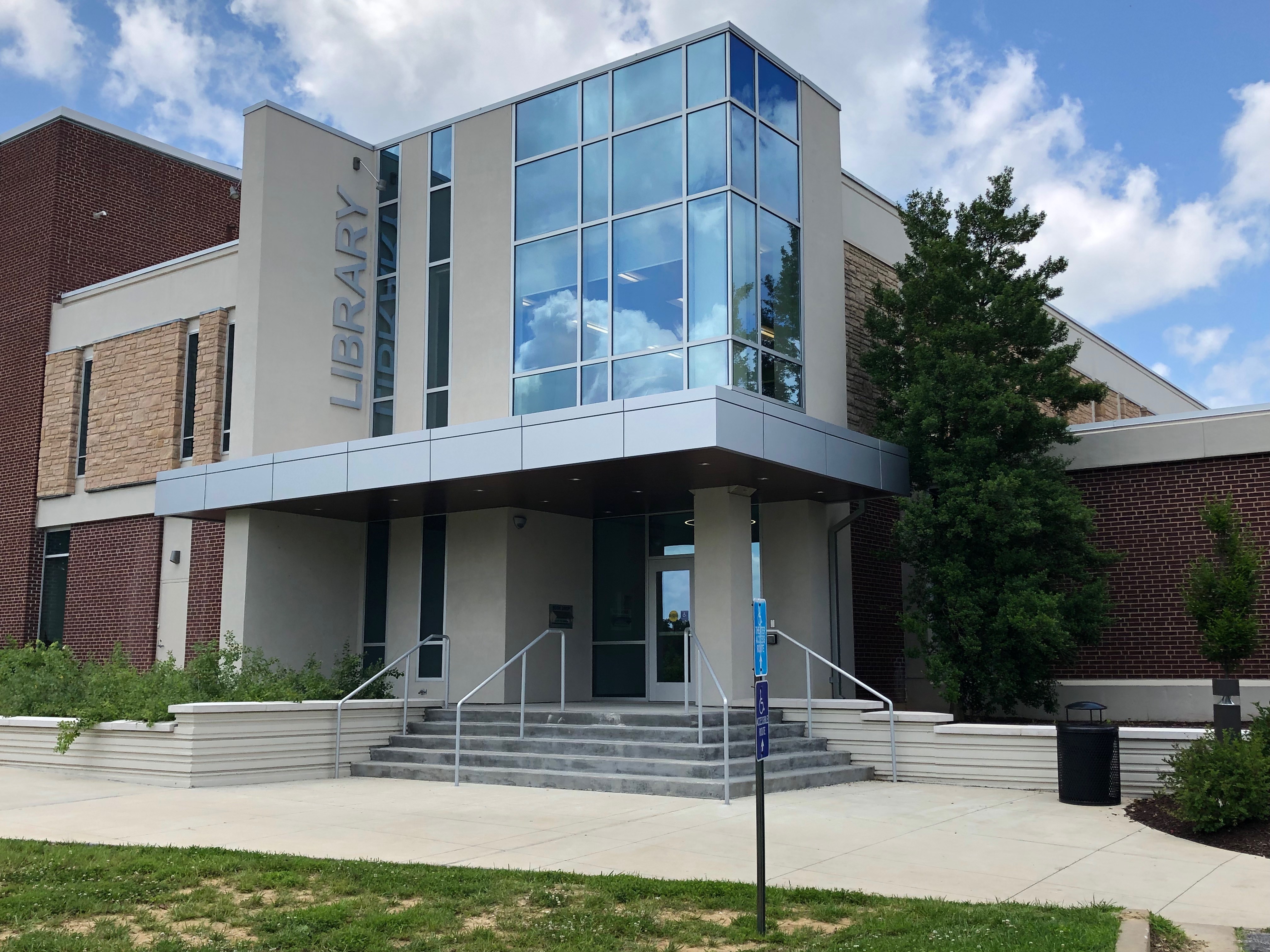 Jefferson College Library image